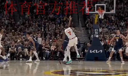 杜兰特干拔中距离被布朗犯规,裁判回看后追加一级恶意 杜兰特干拔中距离被布朗犯规,裁判回看后追加一级恶意